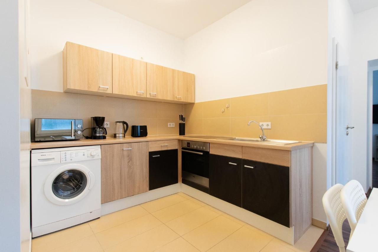 Raj Living - 1 Or 4 Room Apartments - 15 Min To Messe Dus - 10 Min Old Town Dus Dusseldorf Exterior photo