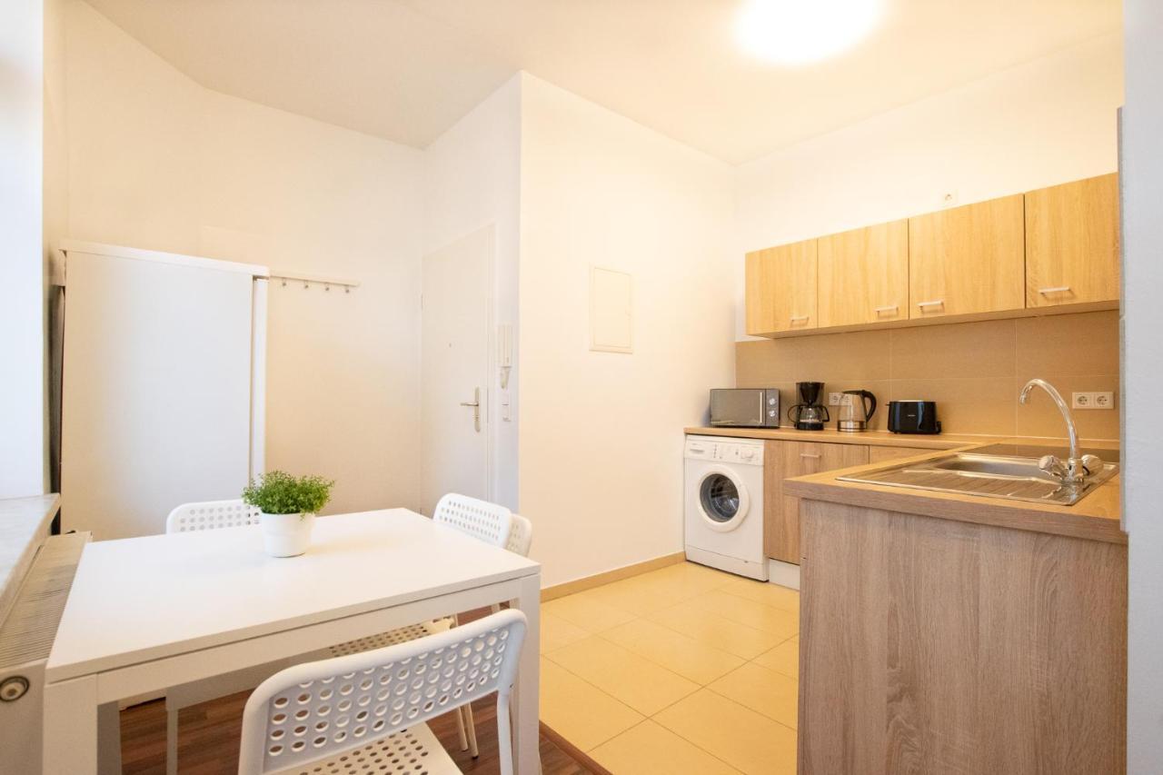 Raj Living - 1 Or 4 Room Apartments - 15 Min To Messe Dus - 10 Min Old Town Dus Dusseldorf Exterior photo